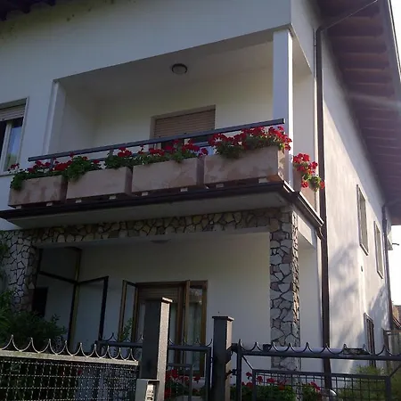 Lina Bed & Breakfast