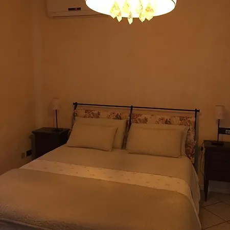 Lina דסנזאנו דל גארדה